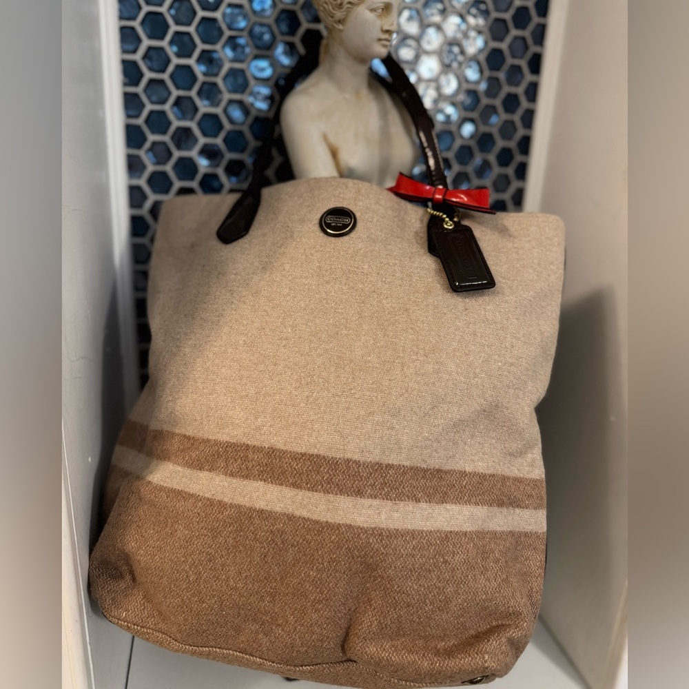 Coach F24665 Stripe North South Beige Wool Large Tote Bag - Picture 1 of 11